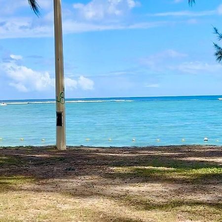 3 Bedroom Beachside Apartment - 30 Secs From Beach Flic en Flac Exterior photo