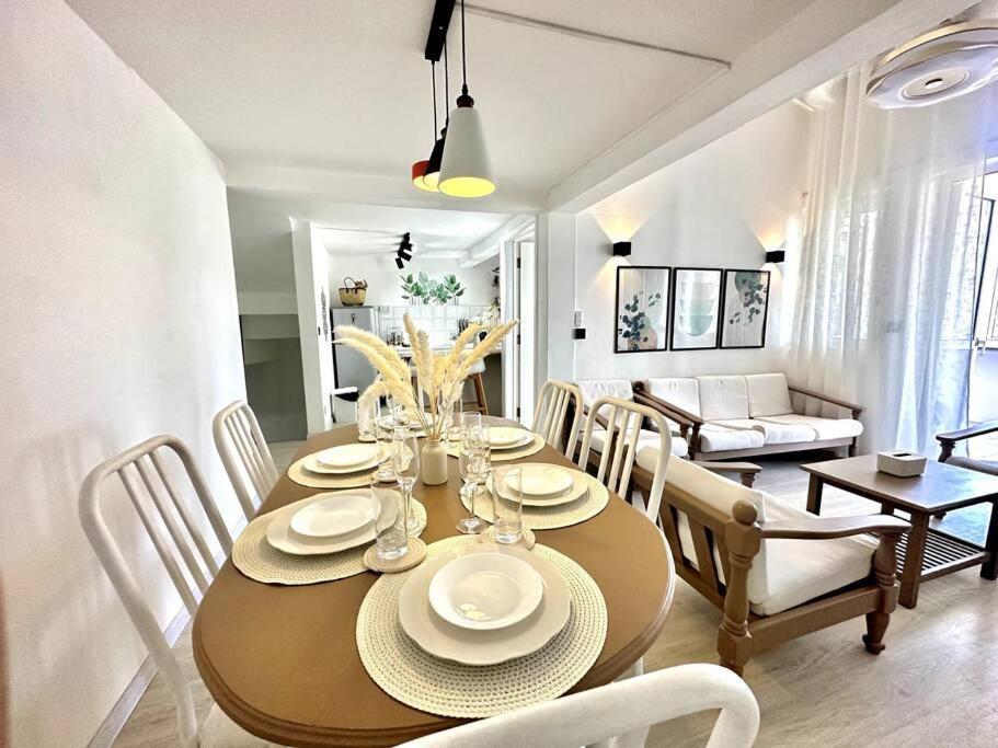 3 Bedroom Beachside Apartment - 30 Secs From Beach Flic en Flac Exterior photo